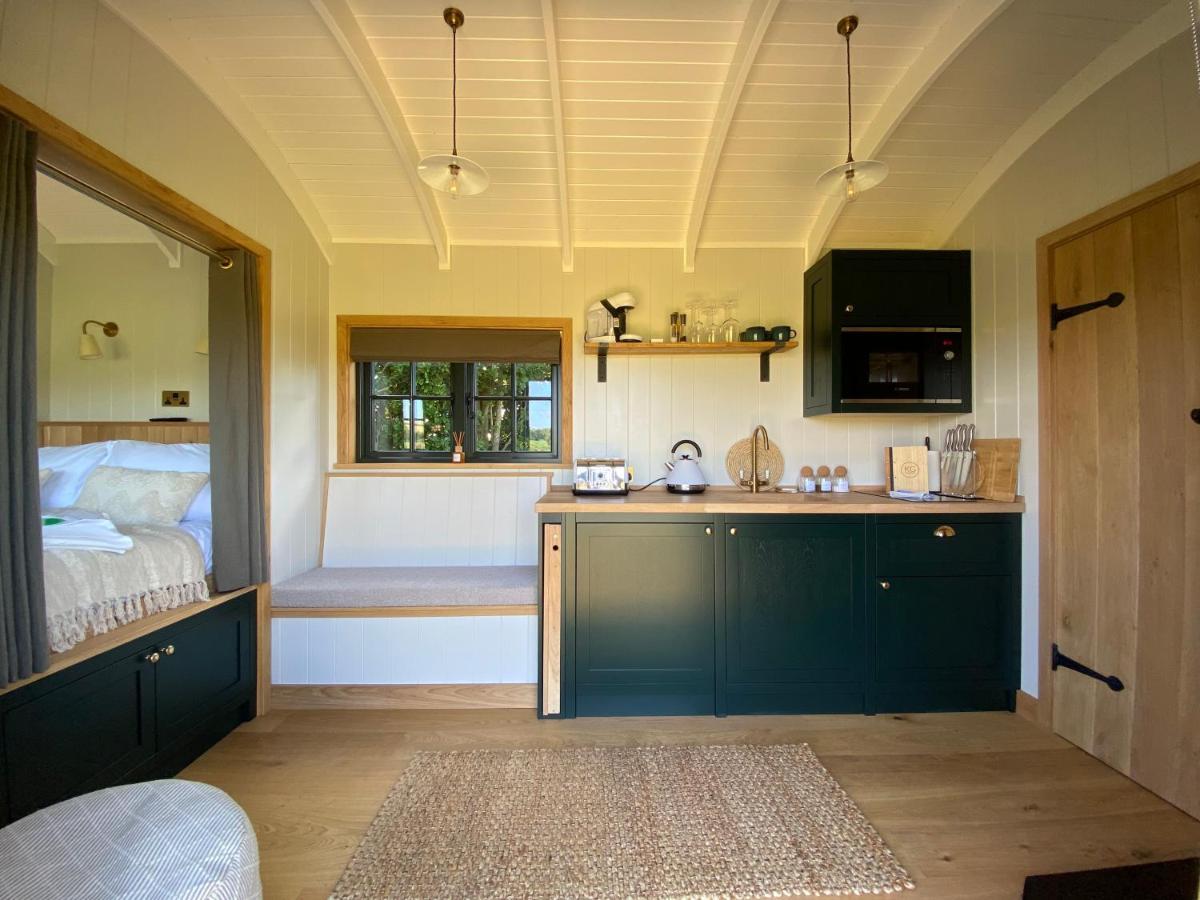 The Rabbit Warren Shepherd Hut Ketton Екстериор снимка